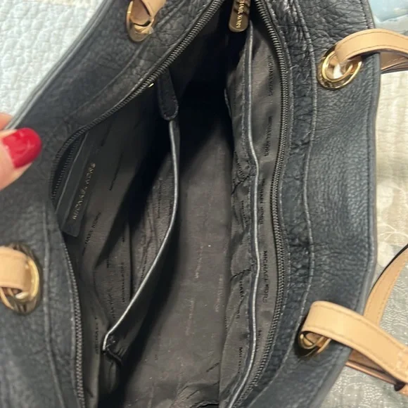 Michael Kors Shoulder Bag - Picture 5 of 12